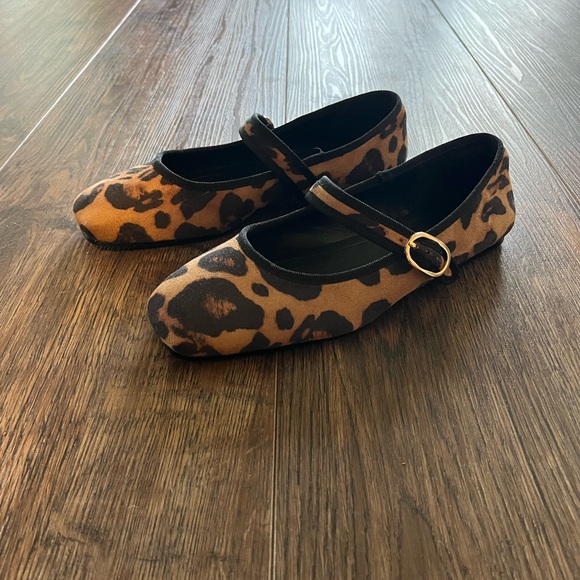 Leopard Print Mary Jane flats - Picture 2 of 3